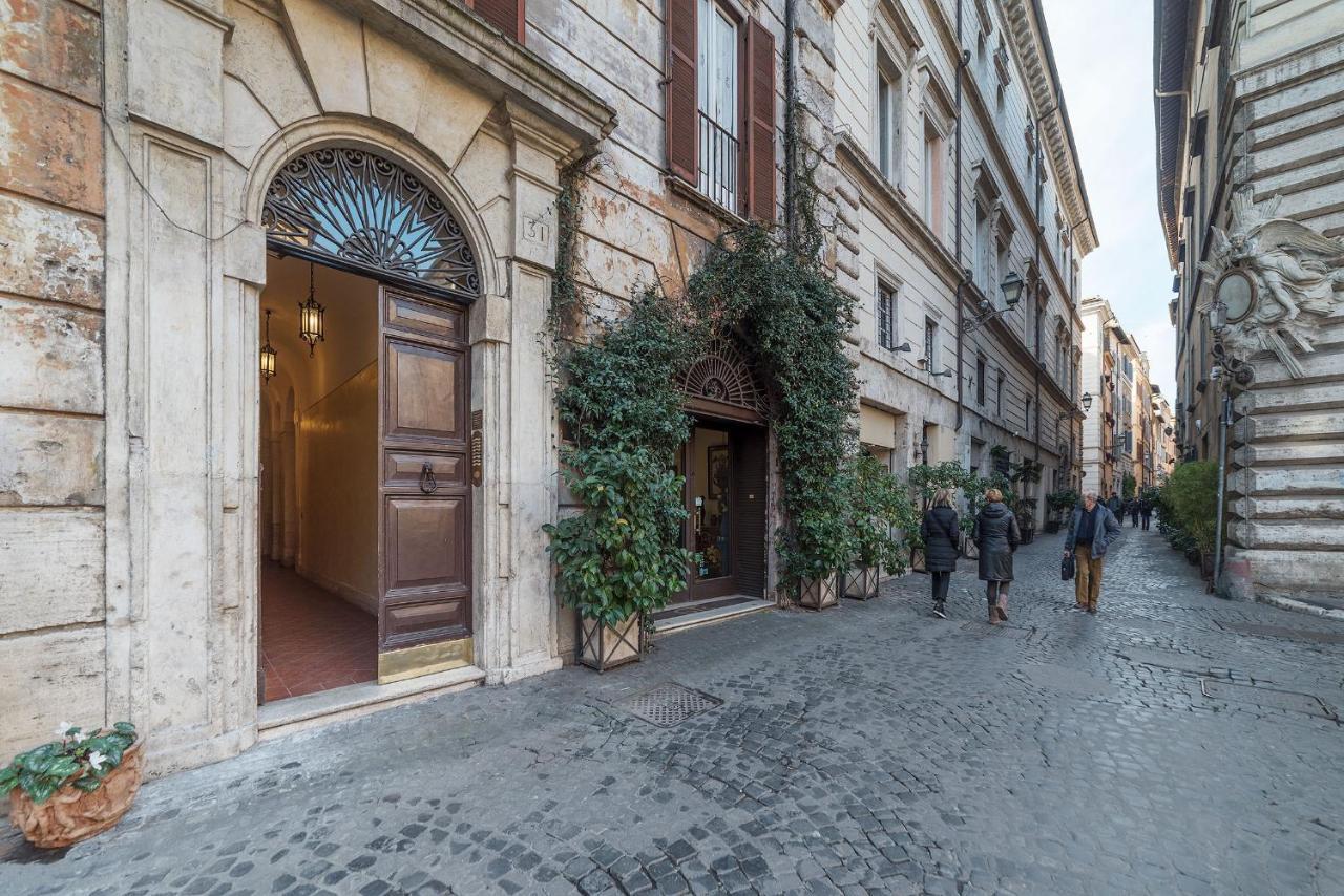 Piazza Navona Panoramic Penthouse Apartment