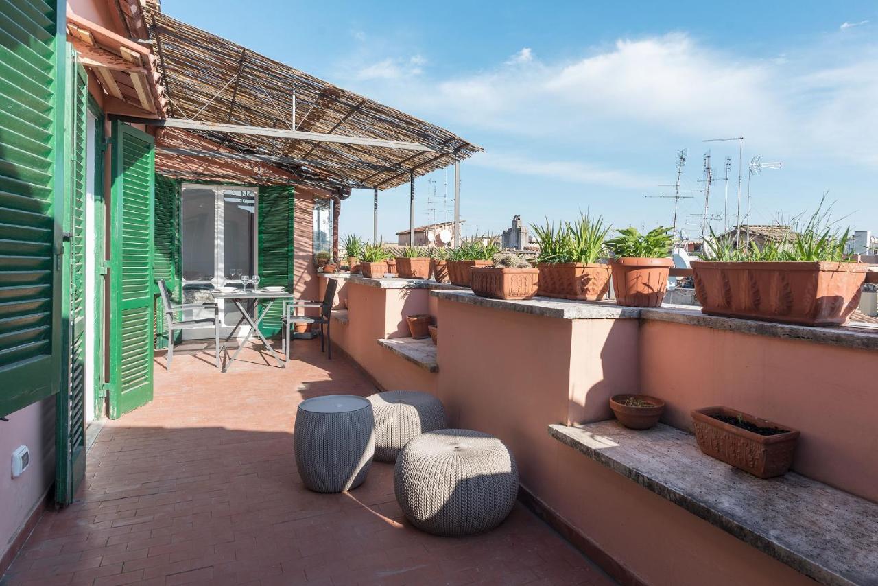 Piazza Navona Panoramic Penthouse Apartment